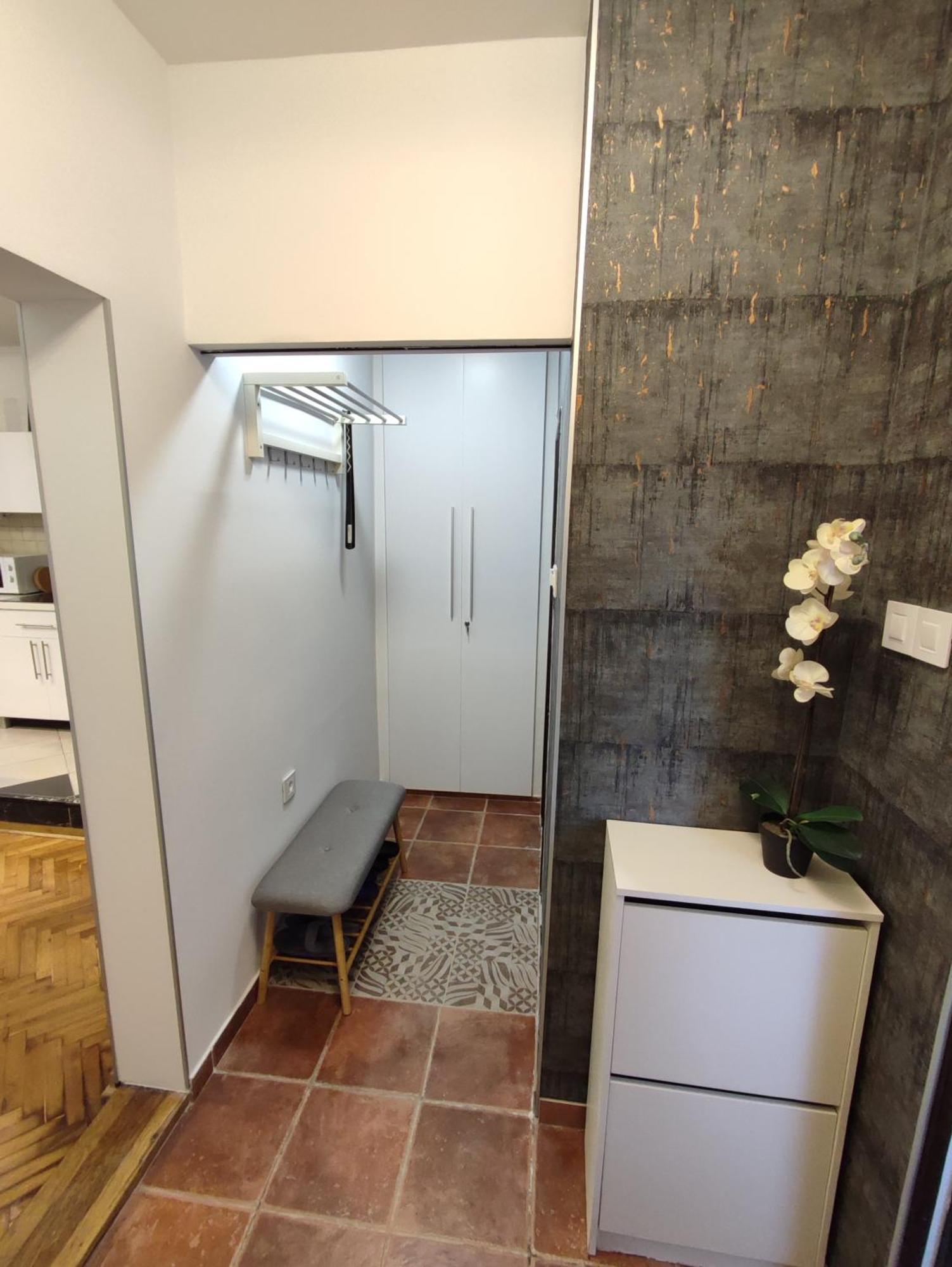 Old Town Apartment *